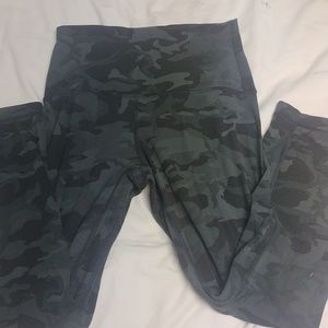 Lululemon camo legging